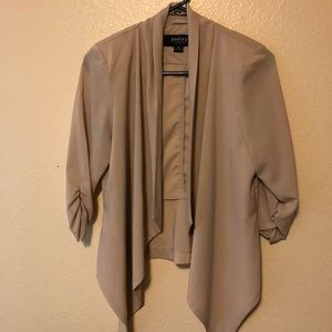 Cream jacket/blazer. Mid sleeve